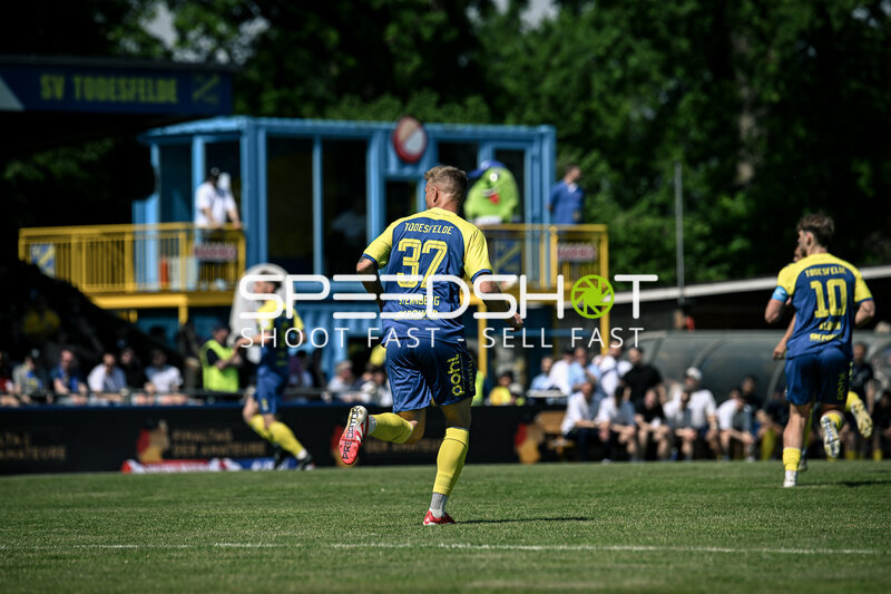 Fußballspiel in Todesfelde