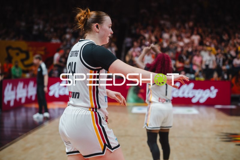 Sontag (#24) im Spielgeschehen in der Uber Arena Berlin