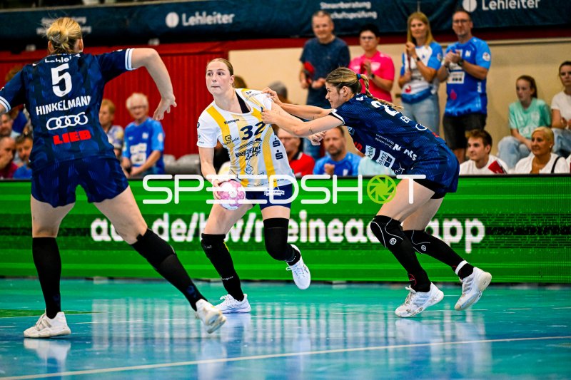 Isa Ternede (#32; Buxtehuder SV) im Zweikampf gegen Sport-Union Neckarsulm
