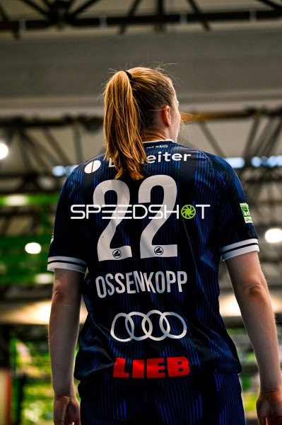 Ossenkopp (#22) von hinten in Spielsituation