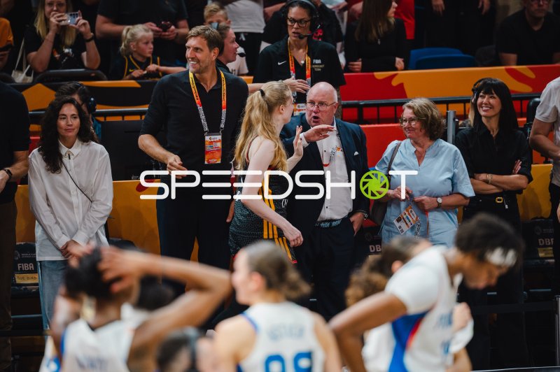 Dirk Nowitzki als VIP-Gast bei der FIBA Women's Basketball World Cup