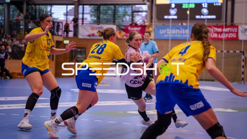 Laurentia Wolff (#24; VfL Oldenburg) im Durchbruch gegen HC Leipzig