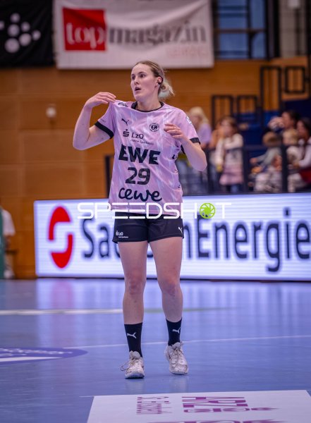 Paulina Golla (#29; VfL Oldenburg) in Spielaktion in Markranstädt