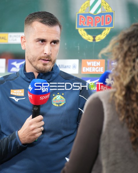SK Rapid Wien Trainer bei Interview im Allianz Stadion