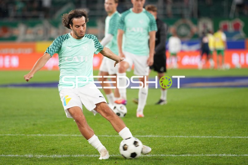 Matthäus Taferner im Passspiel beim Allianz Stadion Wien