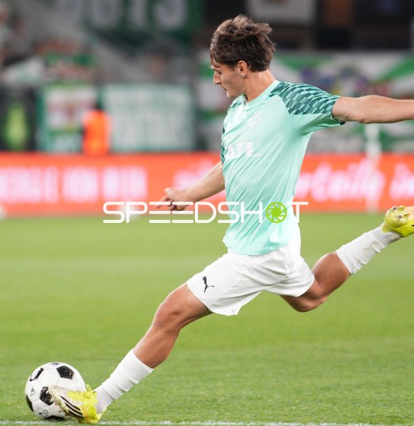 SK Rapid Wien Spieler bei Schuss im Allianz Stadion
