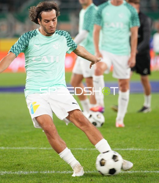 Matthäus Taferner im Passspiel beim Allianz Stadion Wien