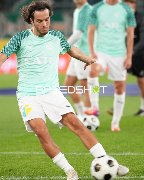 Matthäus Taferner im Passspiel beim Allianz Stadion Wien