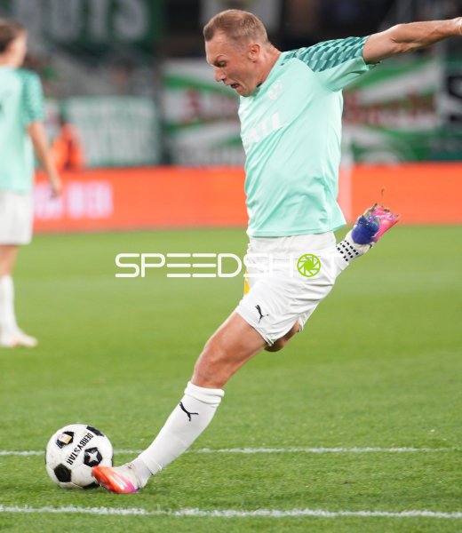 Thomas Goiginger (#36; Wattener SG Swarovski Tirol) beim Torschuss