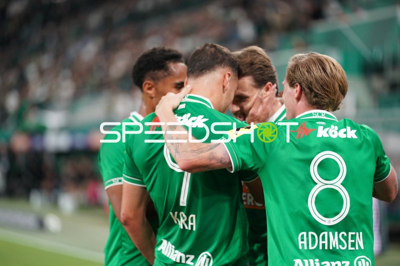 SK Rapid Wien Spieler im Teamkreis am Allianz Stadion