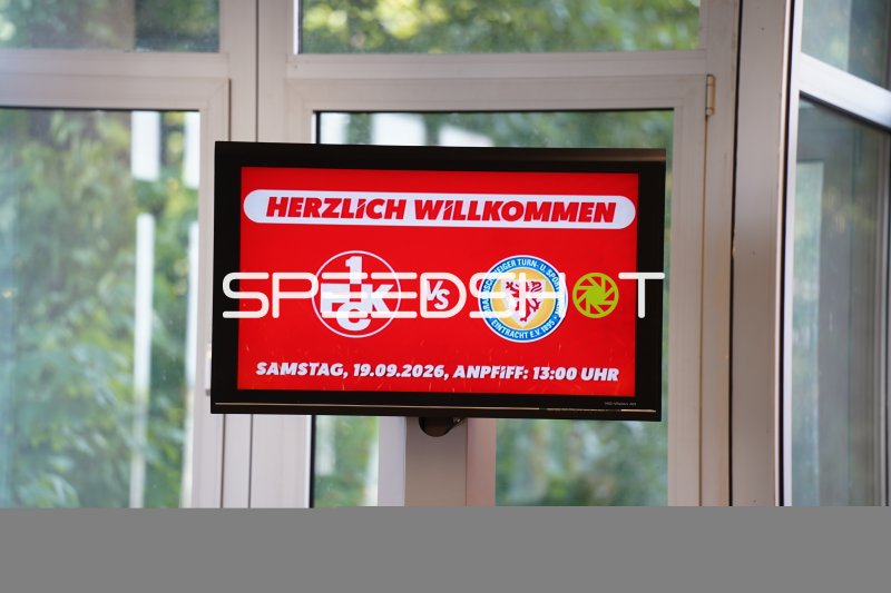 Willkommensbildschirm: 1. FC Kaiserslautern gegen Eintracht Braunschweig