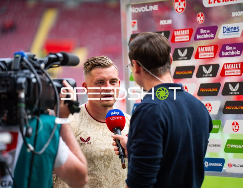 Marlon Ritter (#7; 1. FC Kaiserslautern) im Interview nach dem Spiel