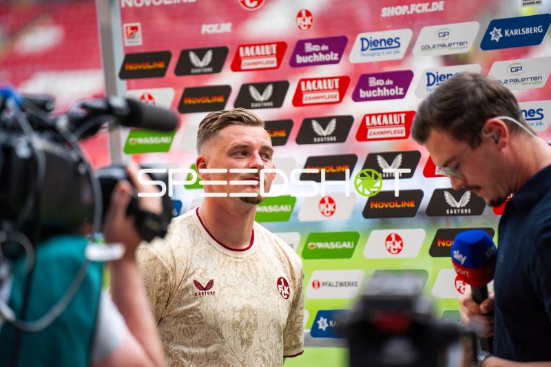 Marlon Ritter (#7; 1. FC Kaiserslautern) bei Pressekonferenz im Fritz-Walter-Stadion