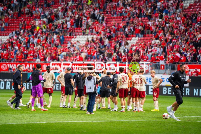 1. FC Kaiserslautern Mannschaftsbesprechung im Fritz-Walter-Stadion