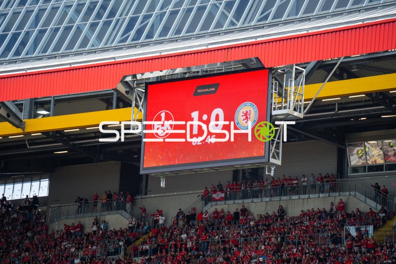 1. FC Kaiserslautern führt 1:0 gegen Eintracht Braunschweig