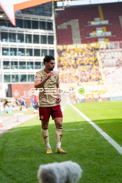 Semih Şahin (#8; 1. FC Kaiserslautern) im Fritz Walter Stadion