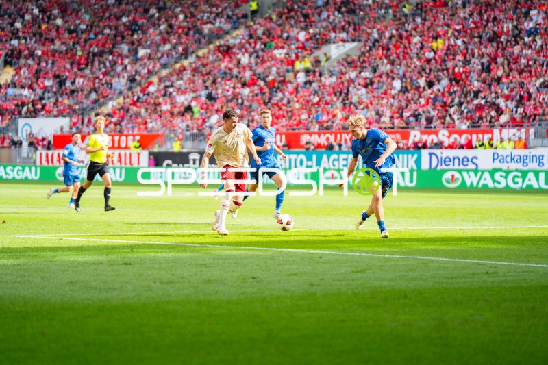 Florian Flick im Spielaufbau gegen Eintracht Braunschweig
