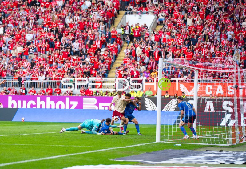 Dramatische Torchance im Fritz-Walter-Stadion vor vollbesetzten Rängen