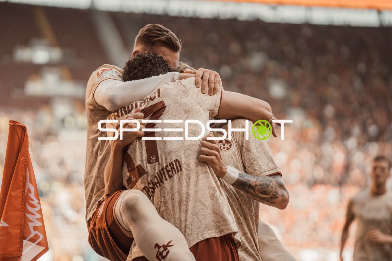 Torjubel im Fritz-Walter-Stadion: 1. FC Kaiserslautern feiert Treffer
