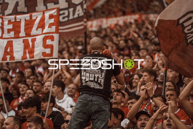 Fanszene im Fritz-Walter-Stadion Kaiserslautern