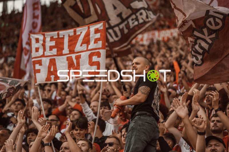 Kaiserslautern-Fans im Fritz Walter Stadion