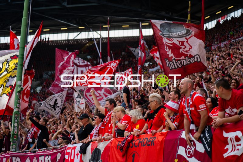 Kaiserslautern-Fans im Fritz Walter Stadion