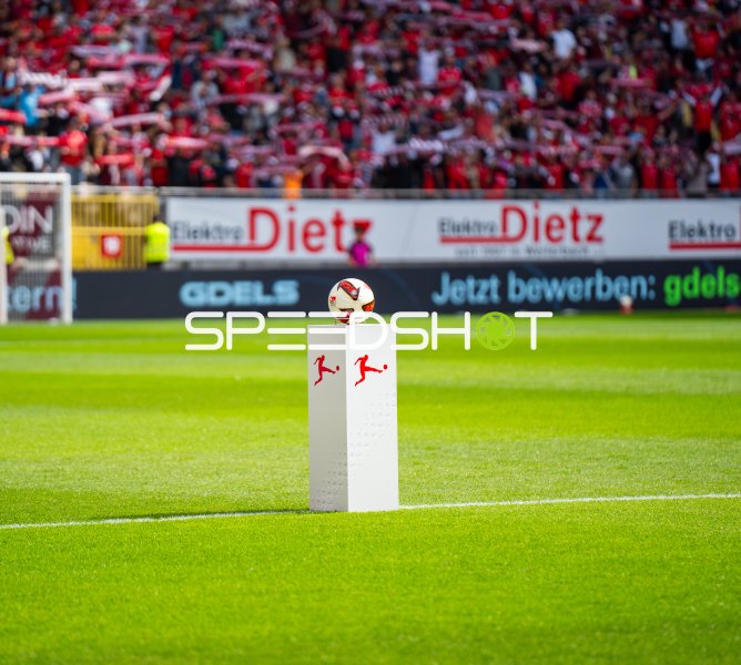 Fußball im Fritz-Walter-Stadion Kaiserslautern