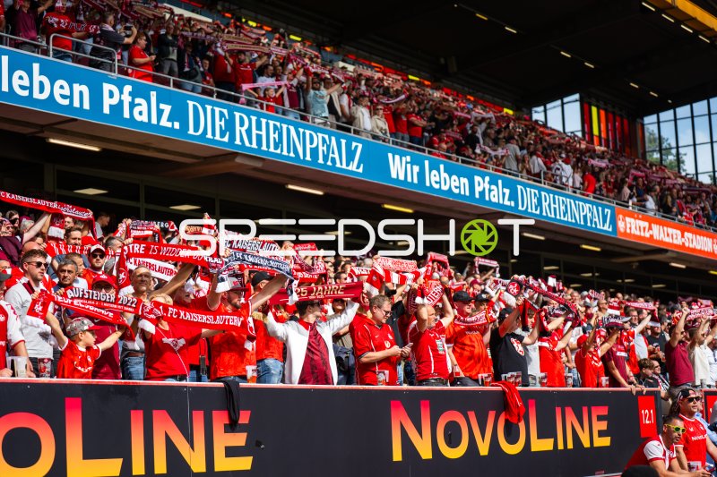 Kaiserslautern-Fans im Fritz-Walter-Stadion