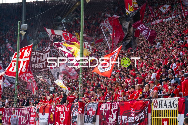 1. FC Kaiserslautern Fans im Fritz-Walter-Stadion