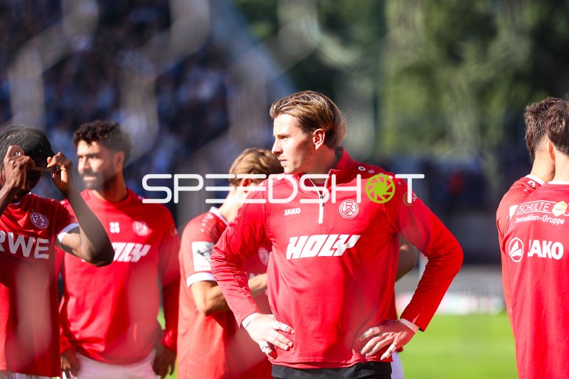 Rot-Weiss Essen Spieler vor Spielbeginn im Stadion an der Hafenstraße
