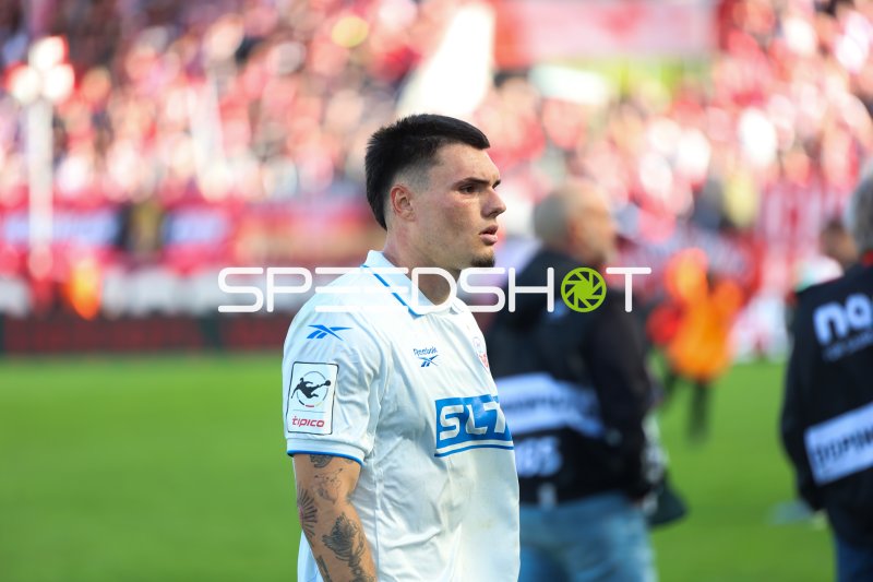 Niklas Kölle (#32; FC Hansa Rostock) vor dem Anpfiff im Stadion an der Hafenstraße