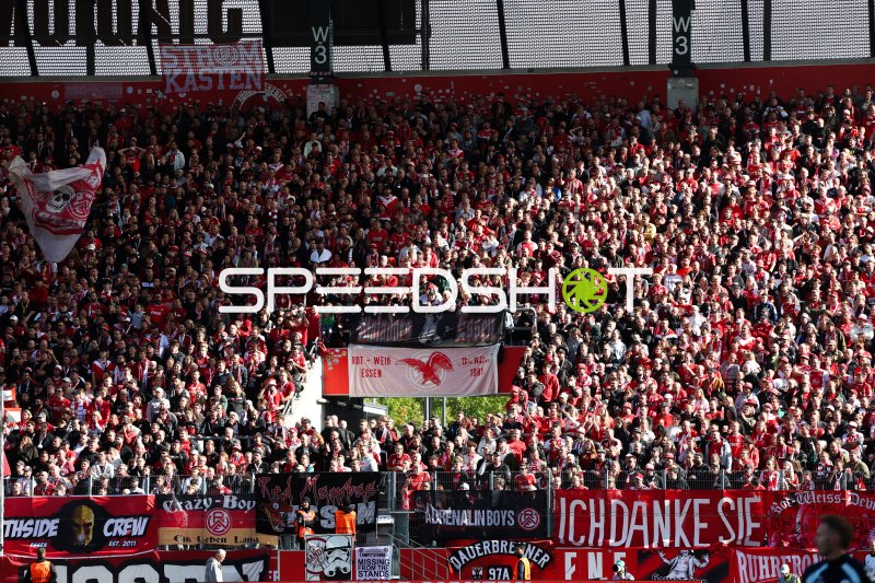 Rot-Weiss Essen Fans im Stadion an der Hafenstraße