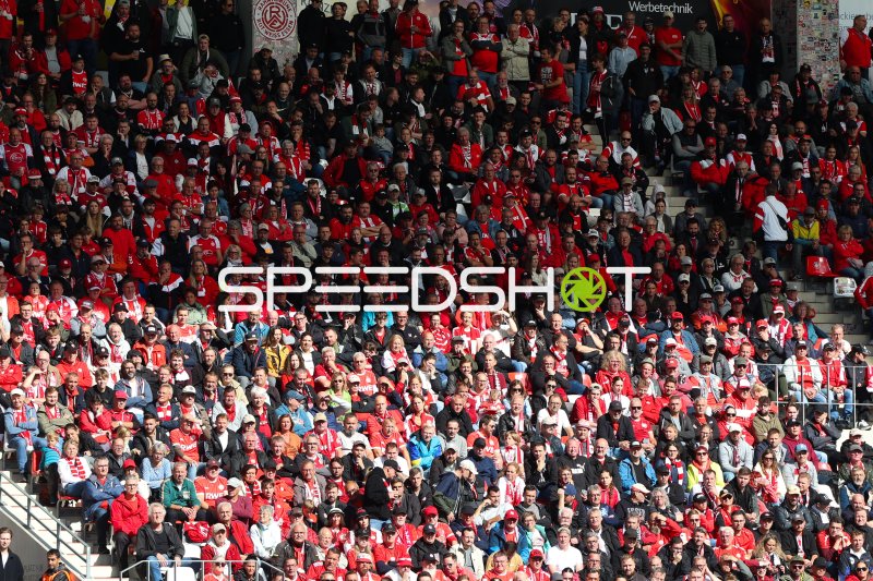 Rot-Weiss Essen Fans im Stadion an der Hafenstraße