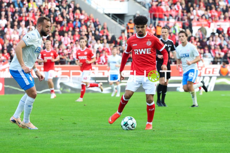 Aiman Dardari bei Rot-Weiss Essen im Spielaufbau