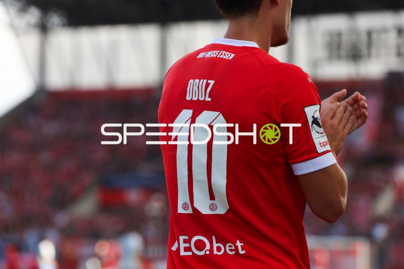 Marvin Obuz (#10; Rot-Weiss Essen) im Stadion an der Hafenstraße