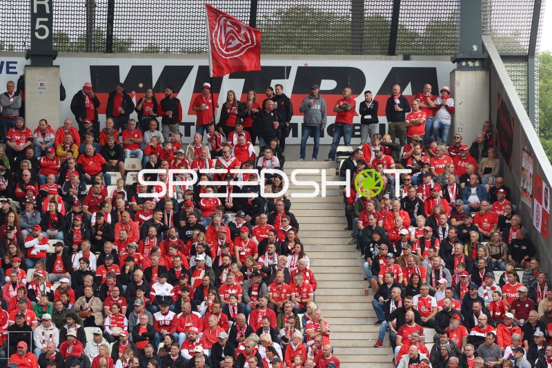 Rot-Weiss Essen Fans im Stadion an der Hafenstraße