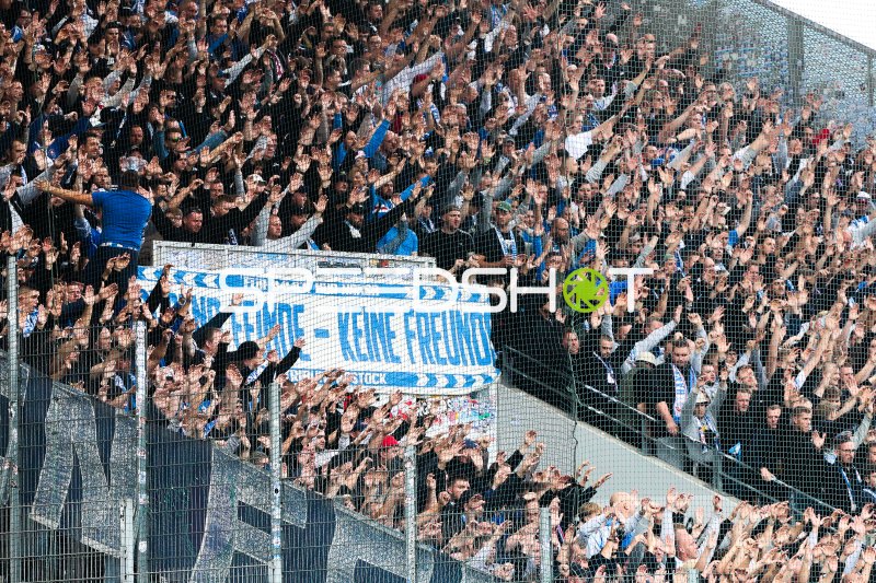 FC Hansa Rostock Fans im Stadion an der Hafenstraße