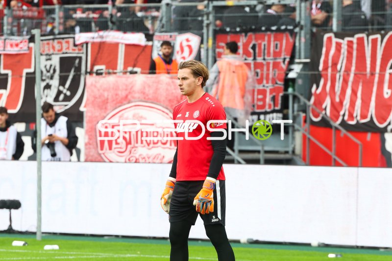 Felix Wienand (Rot-Weiss Essen) im Tor beim Heimspiel