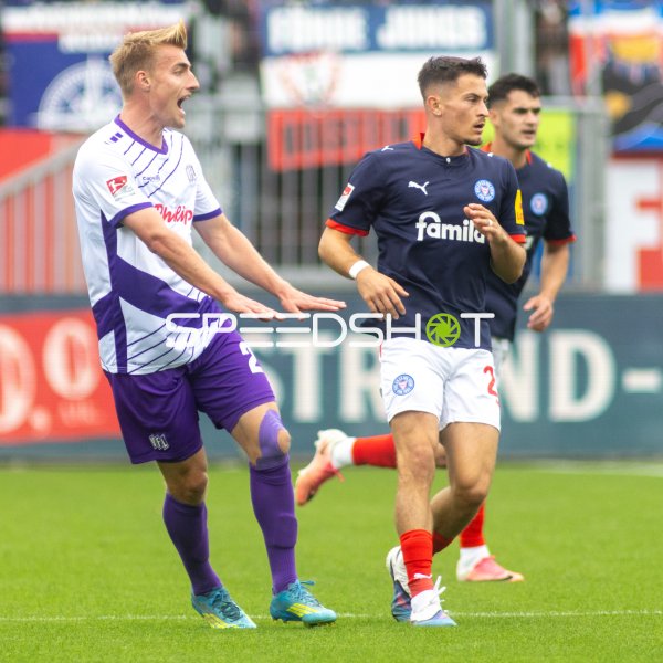 Fridolin Wagner (#26; VfL Osnabrück) gegen Adrián Kaprálik (#20; Holstein Kiel)