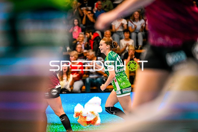 Aylin Bornhardt (#13; Frisch auf Göppingen) im Spielaufbau