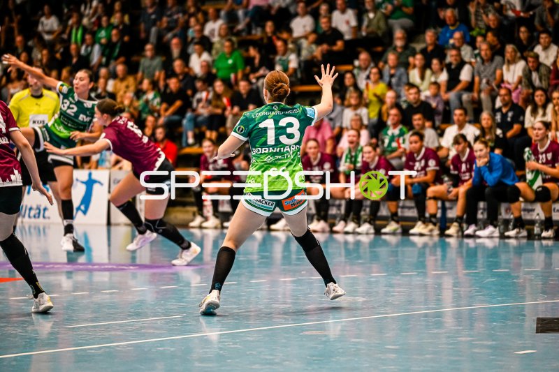Aylin Bornhardt (#13; Frisch auf Göppingen) in Abwehraktion