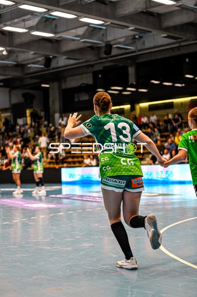 Aylin Bornhardt (#13; Frisch auf Göppingen) im Spielaufbau