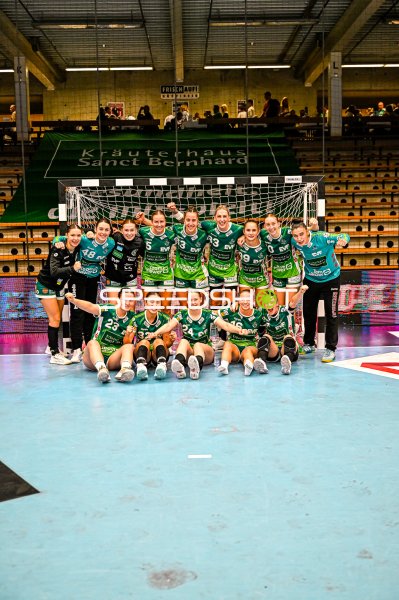 Frisch auf Göppingen Siegerfoto – Teamfoto vor Tor in der EWS Arena