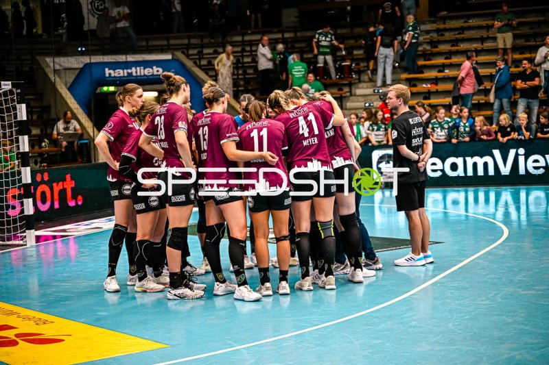 HC Leipzig Mannschaftsbesprechung nach Spielende gegen Frisch auf Göppingen