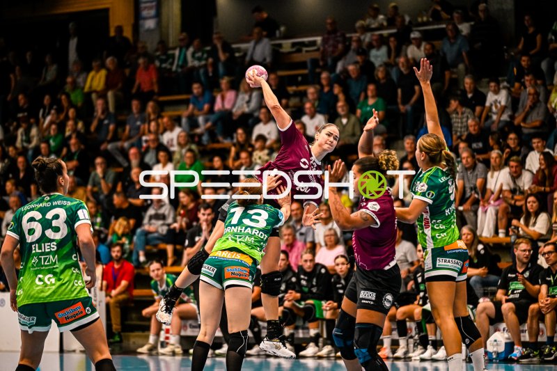 Marlene Tucholke (#23; HC Leipzig) beim Sprungwurf gegen Frisch auf Göppingen