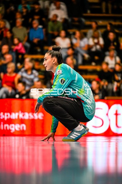 Mikaela Possatti (#1, Frisch auf Göppingen) in Abwehrposition