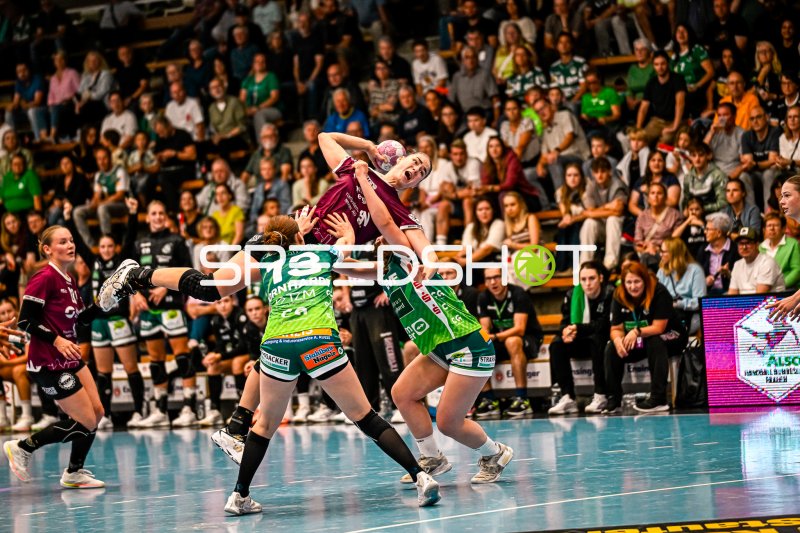 Marlene Tucholke (#23, HC Leipzig) beim Sprungwurf gegen Frisch auf Göppingen