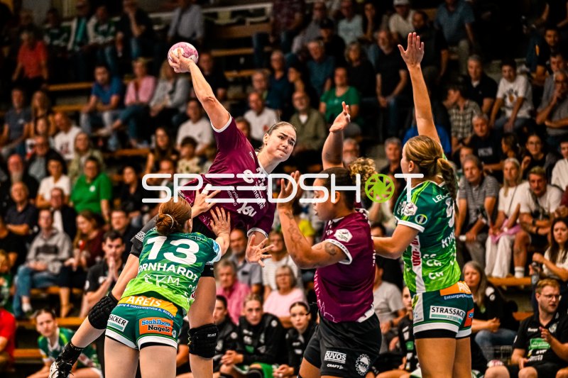 Marlene Tucholke (#23; HC Leipzig) im Sprungwurf gegen Frisch auf Göppingen