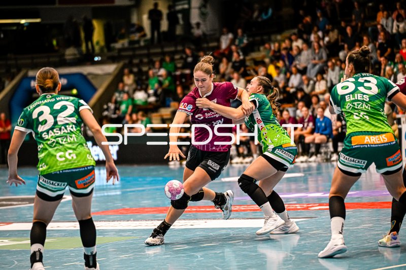 Marlene Tucholke (#23; HC Leipzig) im Angriff gegen Frisch auf Göppingen