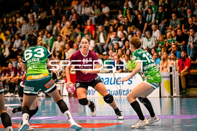 Marlene Tucholke (#23; HC Leipzig) im Angriff gegen Frisch auf Göppingen